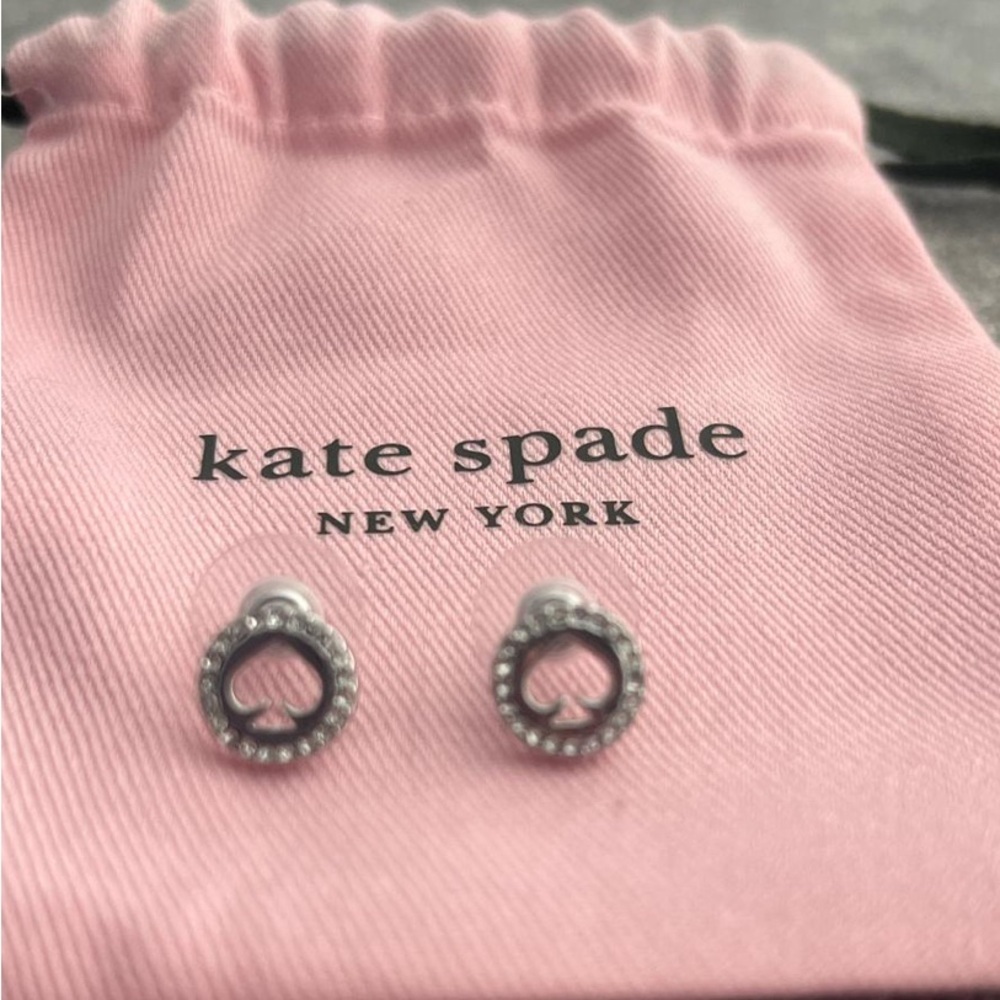 Kate Spade New York Pave Halo Spade Studs Silver Silver NO Dust bag - Picture 2 of 6